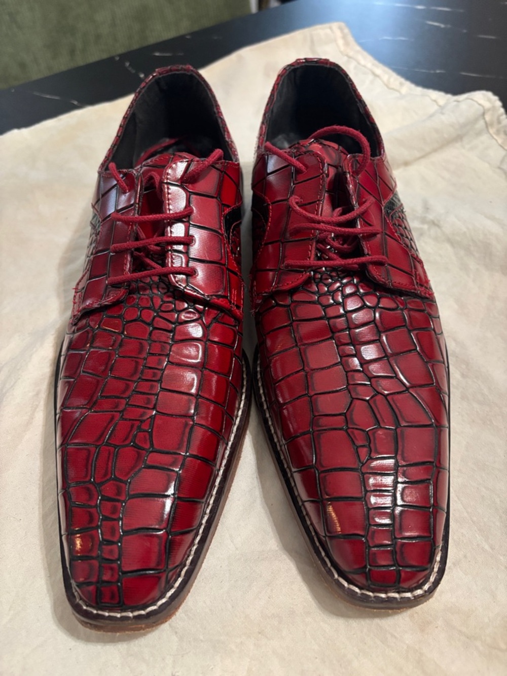 Stacy Adams Red Croc-Embossed Leather Lace-Up Oxfords